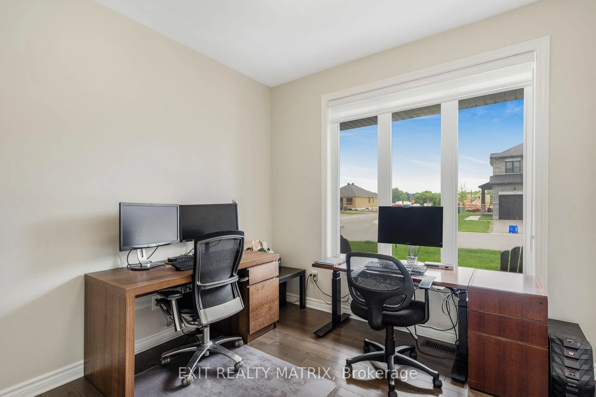 Photo 3 of 700 Namur Street, Russell, Embrun — HOMEH