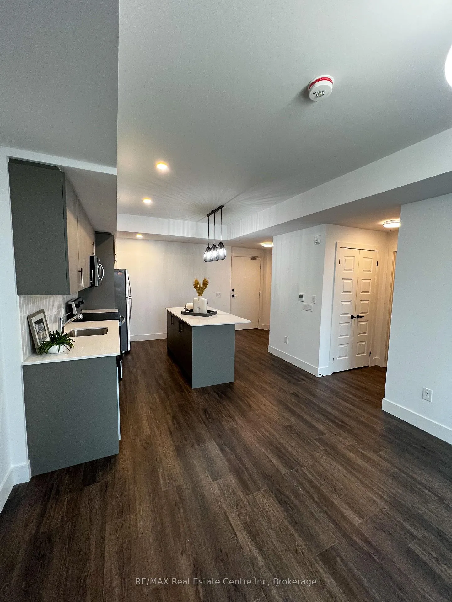 Photo 6 of Unit 602, 26 Lowes Road W, Guelph, Clairfields/Hanlon Business Park — HOMEH