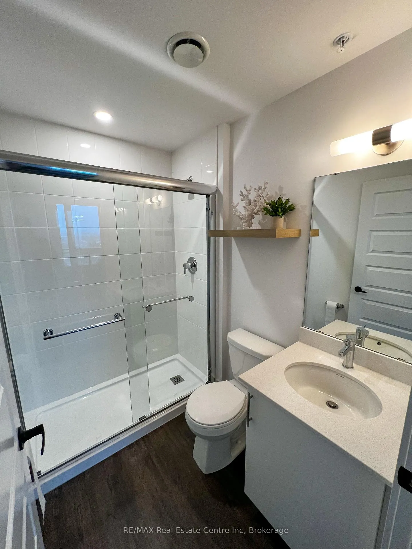 Photo 16 of Unit 602, 26 Lowes Road W, Guelph, Clairfields/Hanlon Business Park — HOMEH