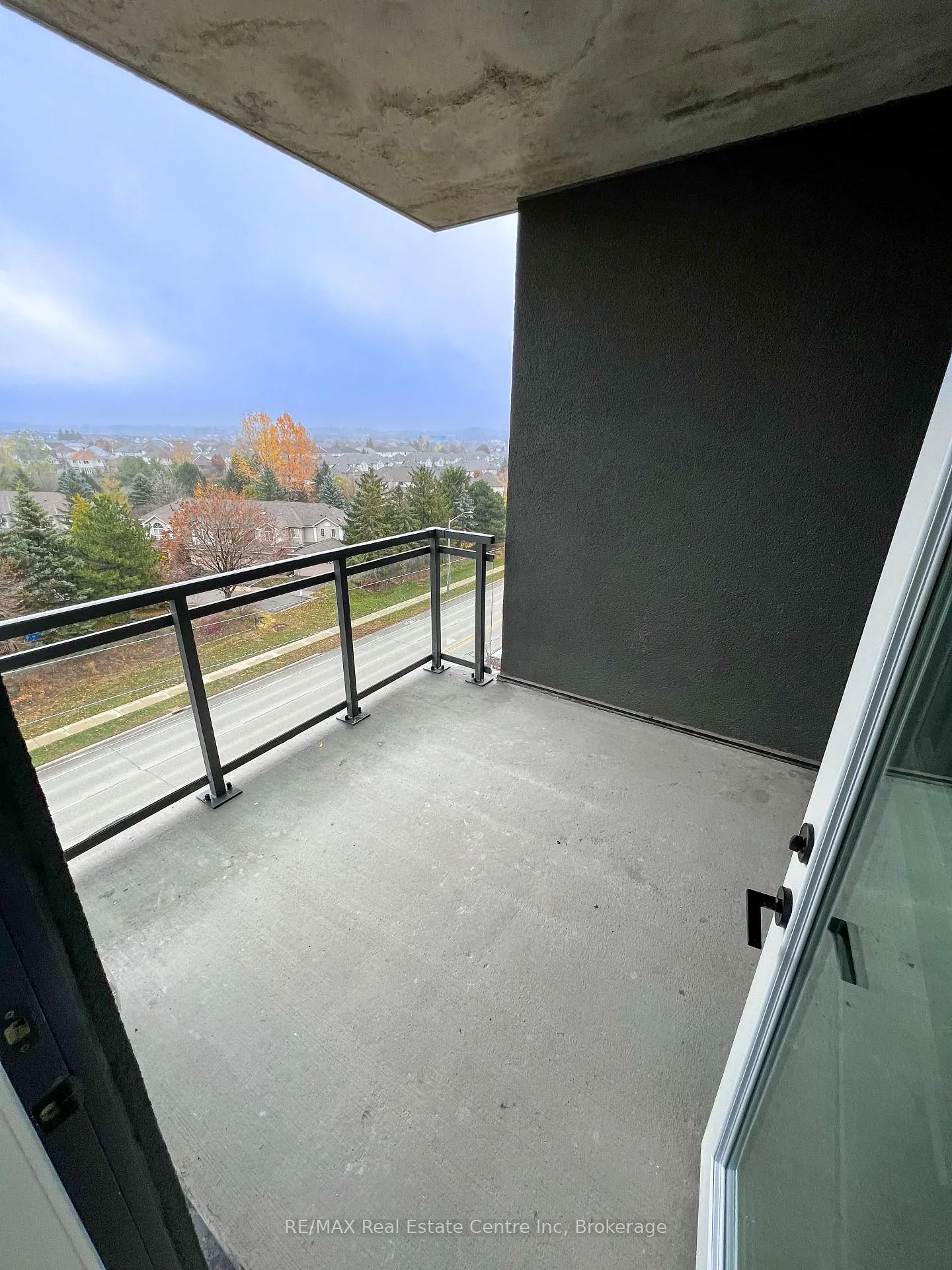 Photo 19 of Unit 602, 26 Lowes Road W, Guelph, Clairfields/Hanlon Business Park — HOMEH