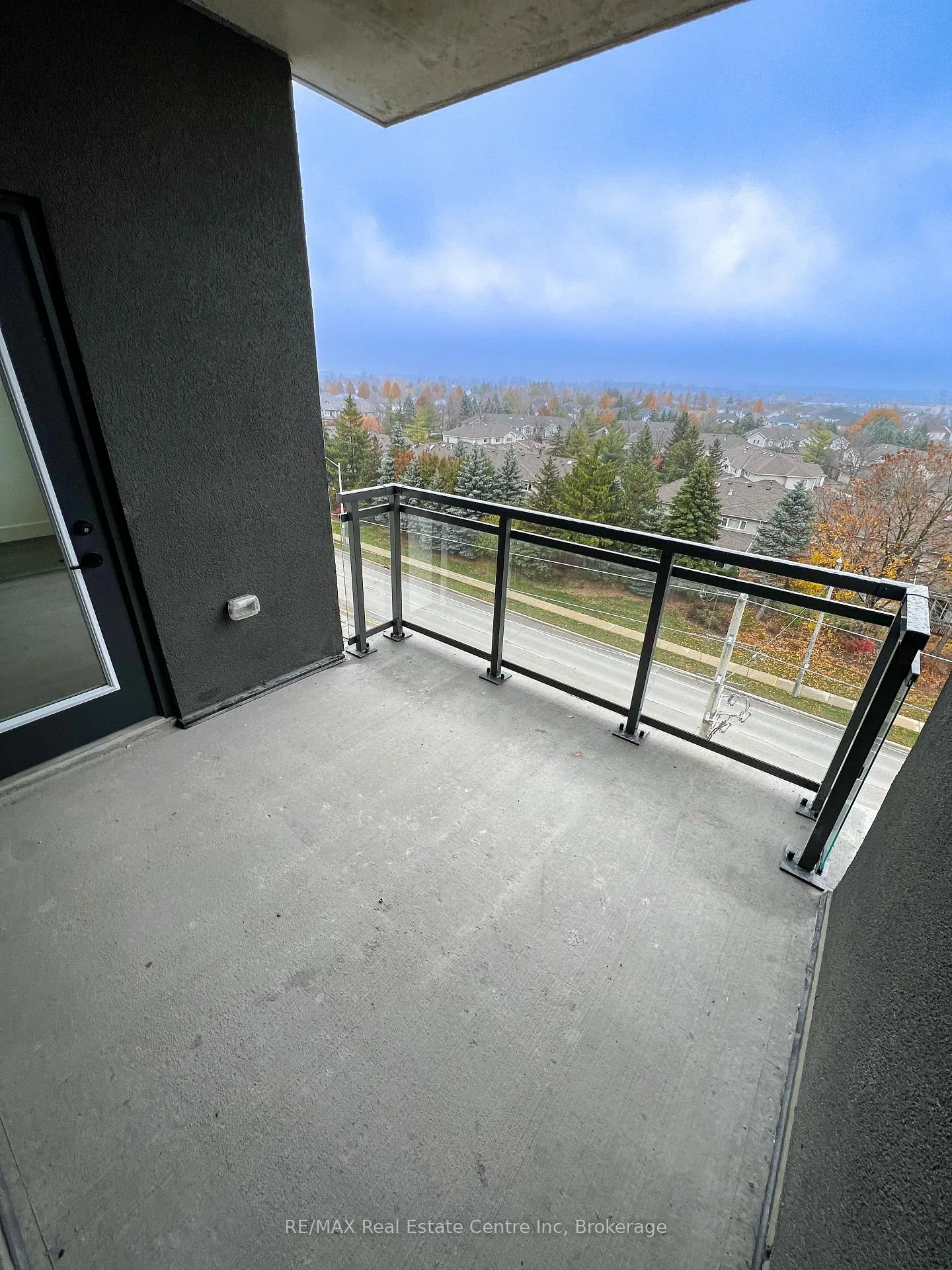 Photo 20 of Unit 602, 26 Lowes Road W, Guelph, Clairfields/Hanlon Business Park — HOMEH