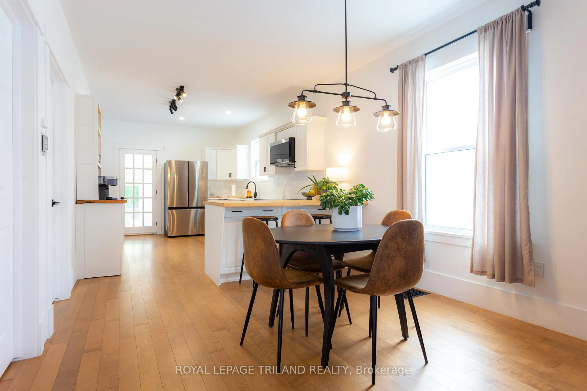 Photo 9 of 21 Maple Street, St. Thomas — HOMEH