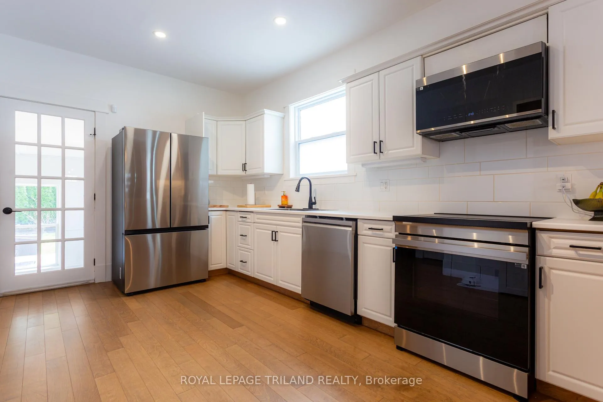 Photo 12 of 21 Maple Street, St. Thomas — HOMEH