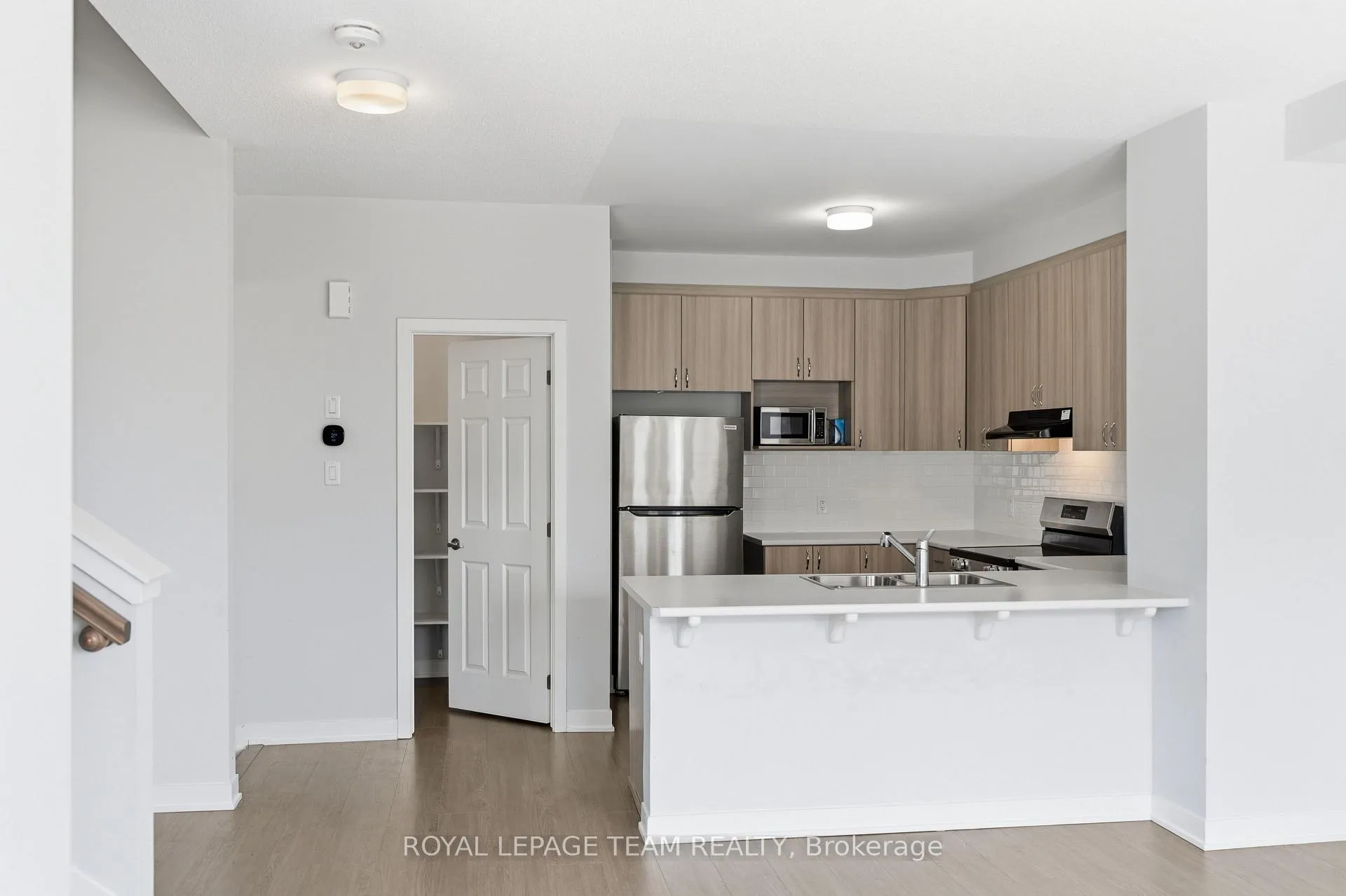 Photo 12 of 22 Stitch Mews, Ottawa, Goulbourn Twp From Franktown Rd/South To Rideau — HOMEH
