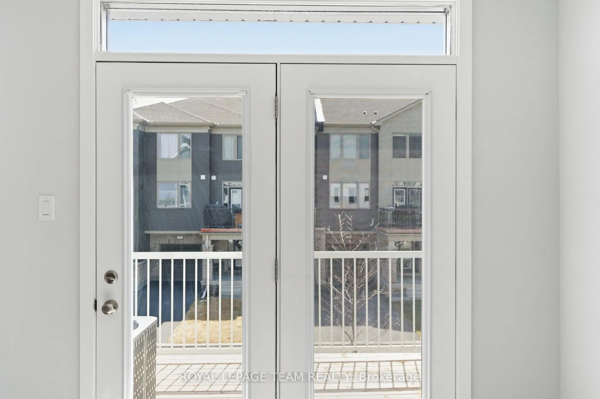 Photo 16 of 22 Stitch Mews, Ottawa, Goulbourn Twp From Franktown Rd/South To Rideau — HOMEH