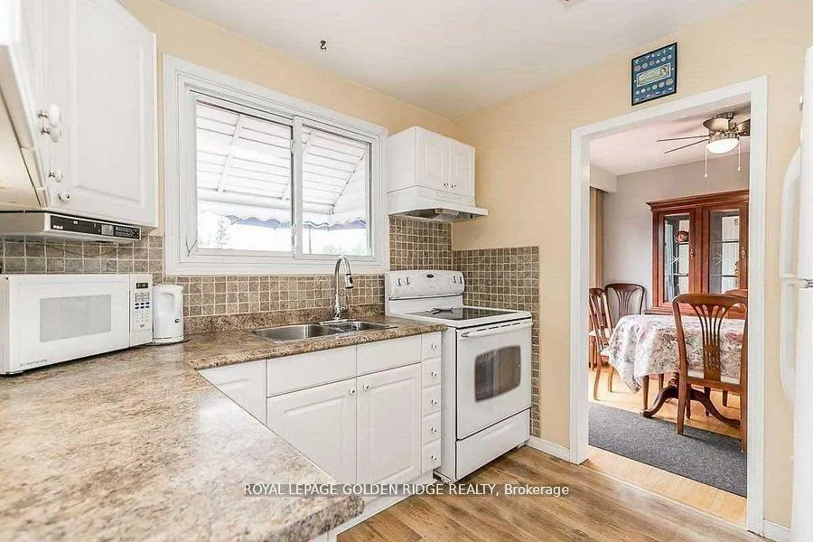Photo 4 of 2082 Lea Road, Innisfil, Alcona — HOMEH