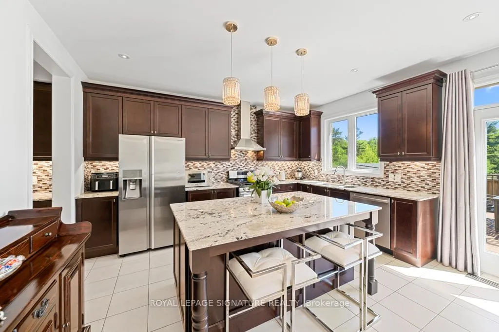 Photo 8 of 237 William Graham Drive, Aurora, Rural Aurora — HOMEH