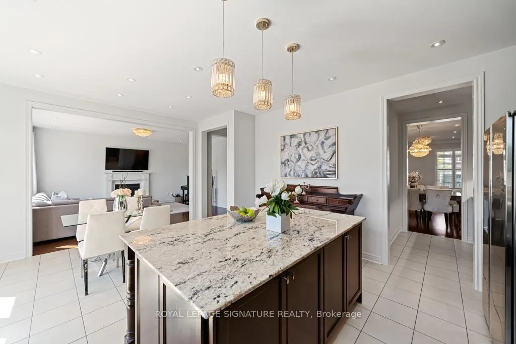 Photo 9 of 237 William Graham Drive, Aurora, Rural Aurora — HOMEH