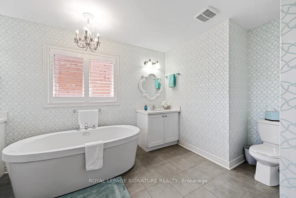 Photo 16 of 237 William Graham Drive, Aurora, Rural Aurora — HOMEH