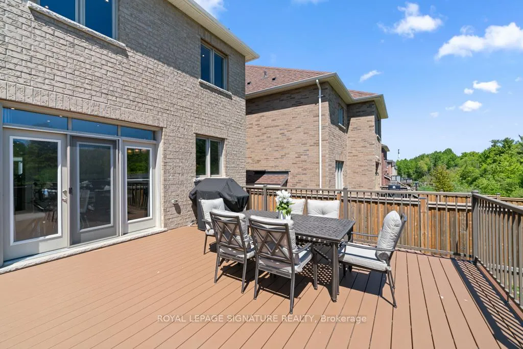 Photo 28 of 237 William Graham Drive, Aurora, Rural Aurora — HOMEH