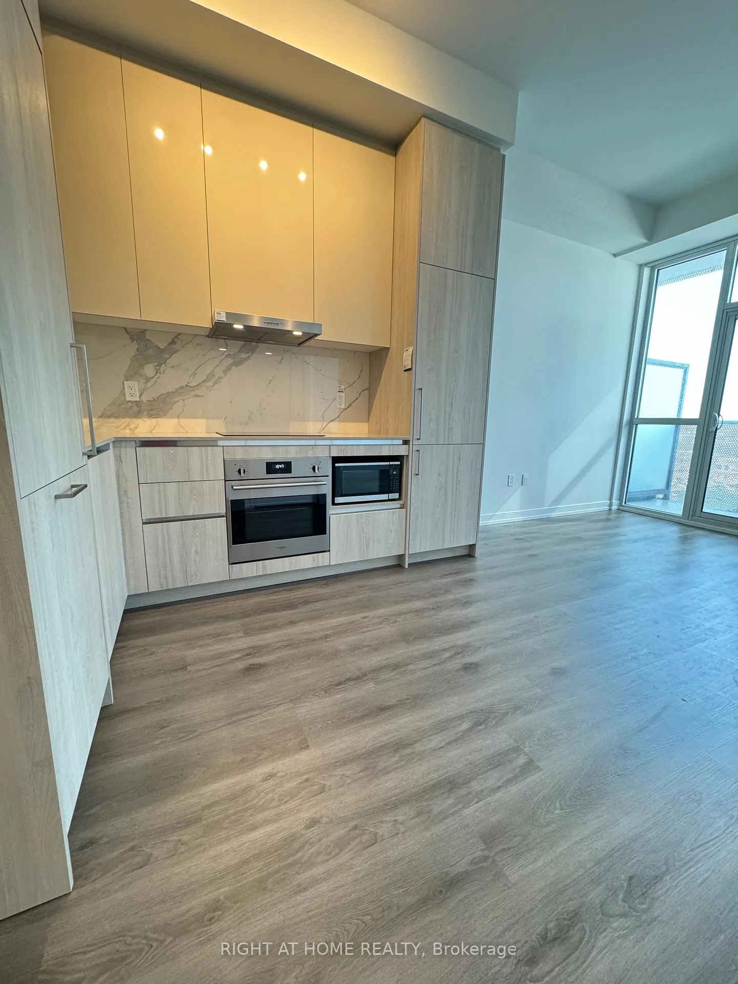 Photo 7 of Unit 1601, 225 Commerce Street, Vaughan, Vaughan Corporate Centre — HOMEH