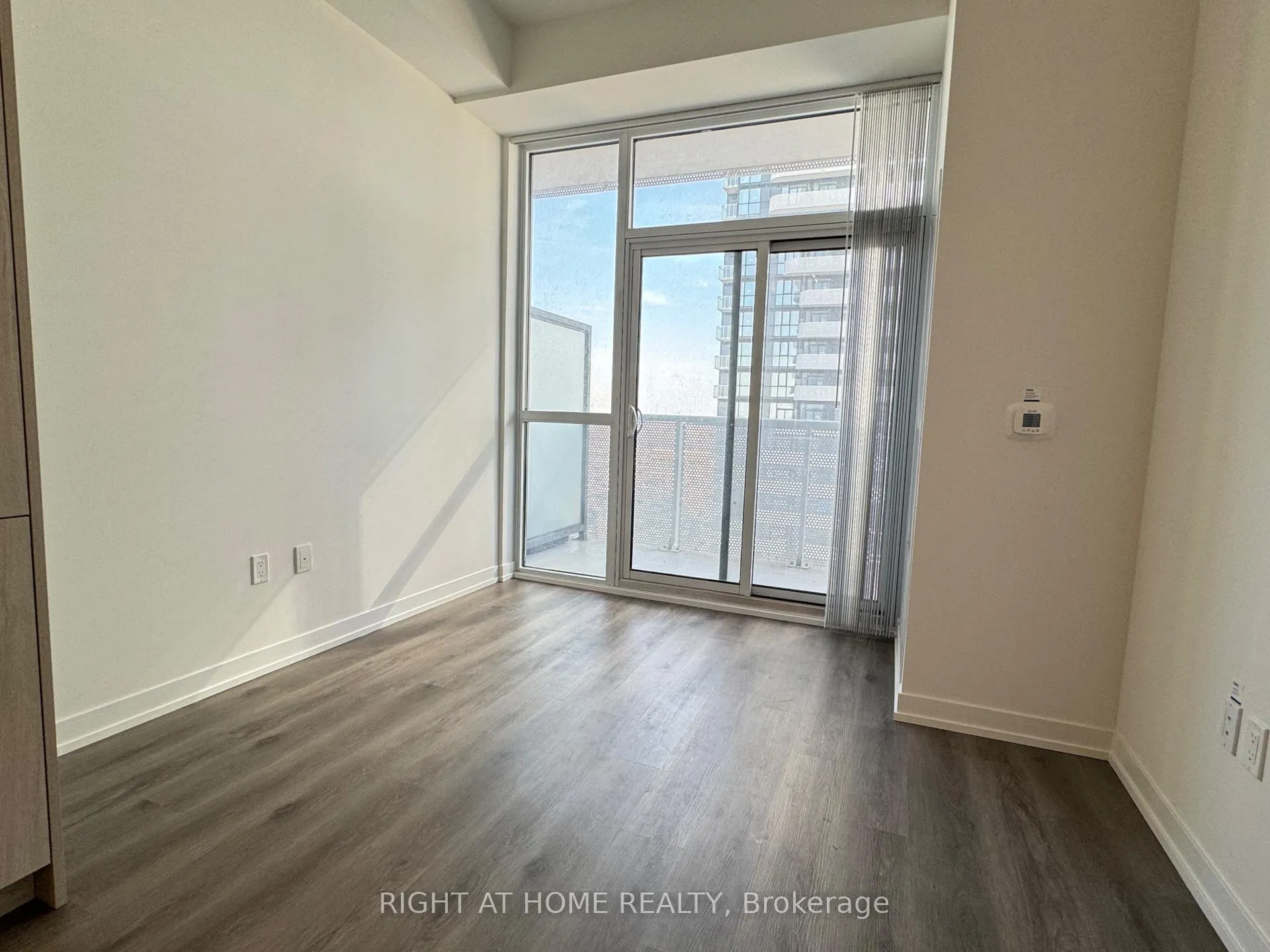 Photo 10 of Unit 1601, 225 Commerce Street, Vaughan, Vaughan Corporate Centre — HOMEH