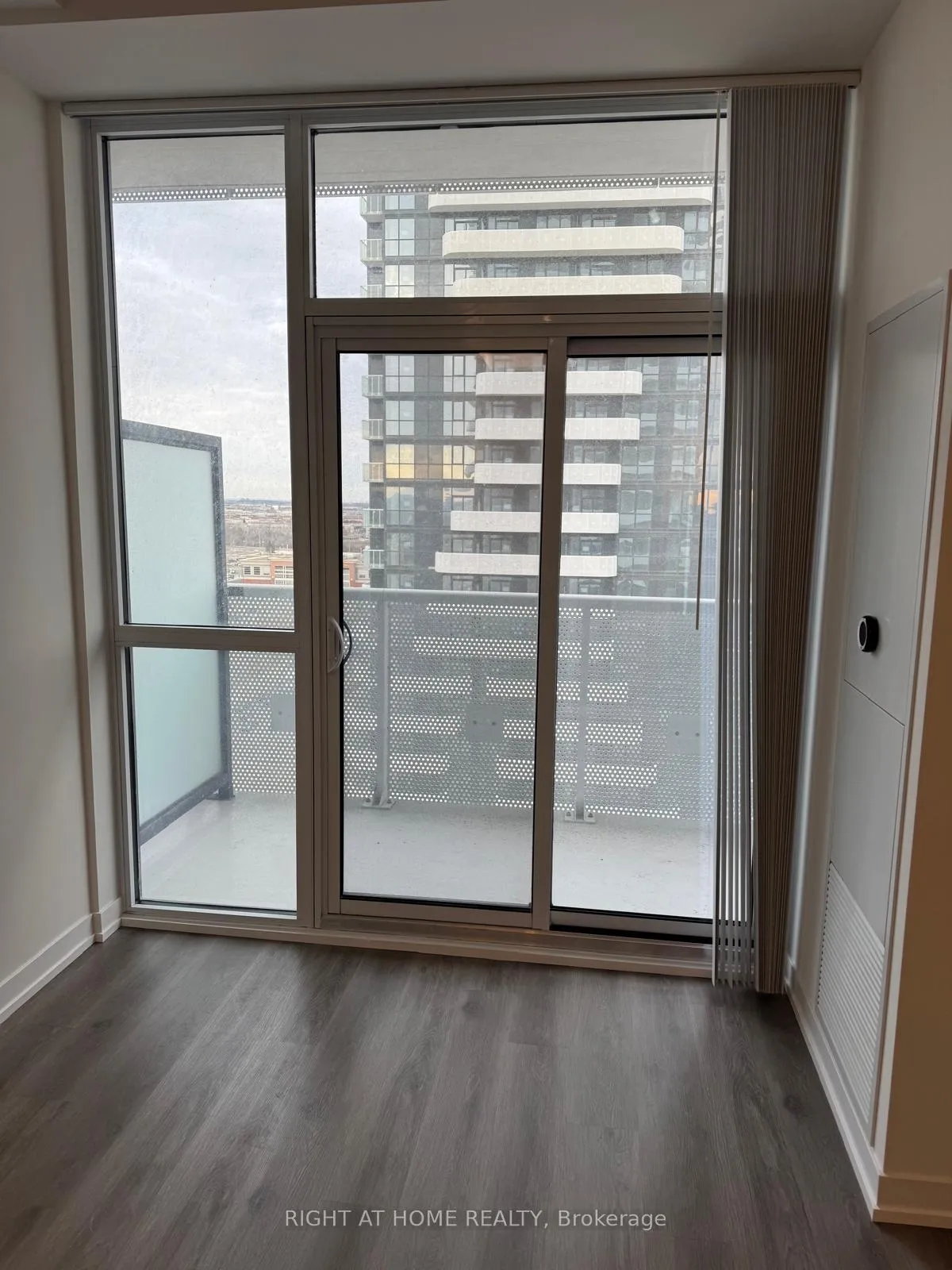 Photo 12 of Unit 1601, 225 Commerce Street, Vaughan, Vaughan Corporate Centre — HOMEH