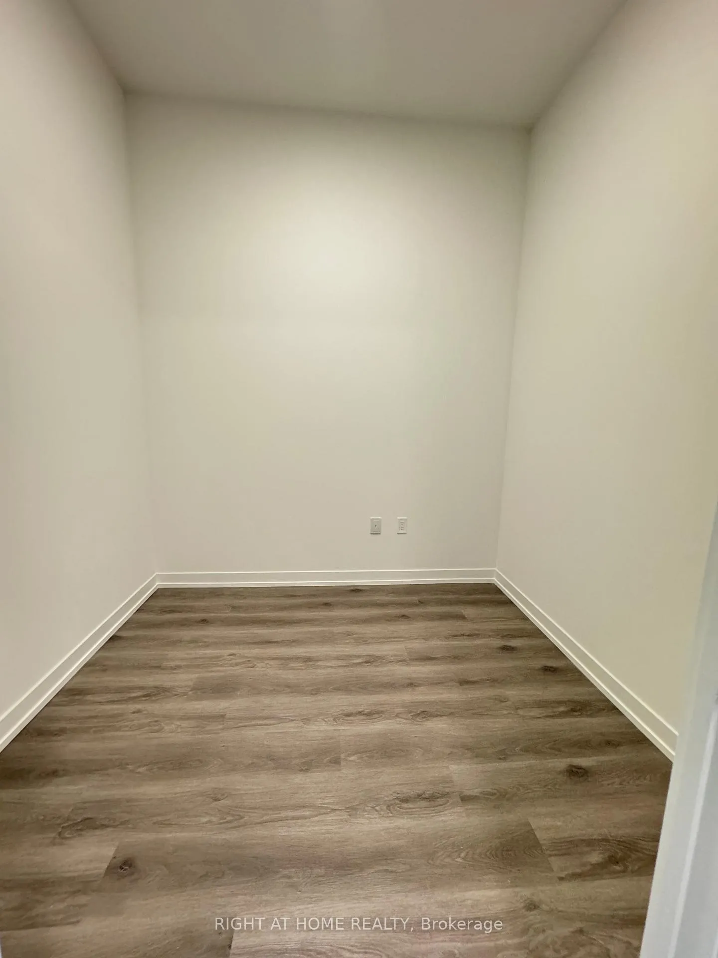 Photo 16 of Unit 1601, 225 Commerce Street, Vaughan, Vaughan Corporate Centre — HOMEH