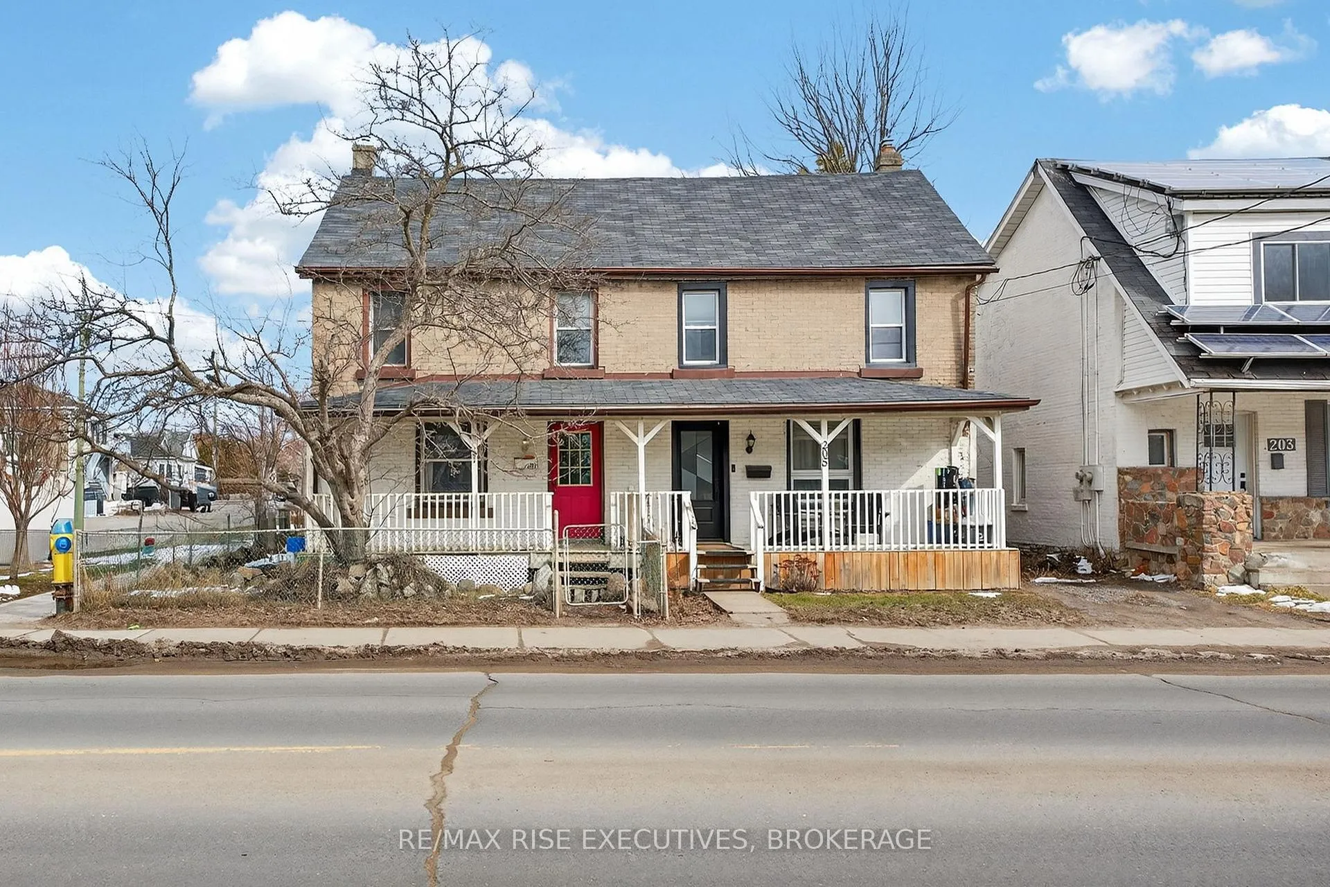Photo 3 of 207 Concession Street, Kingston, East of Sir John A. Blvd — HOMEH