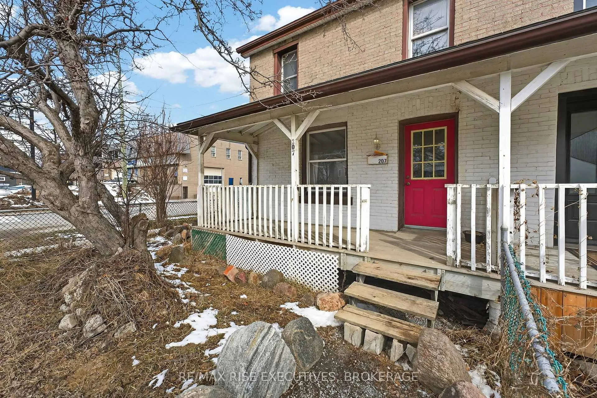 Photo 4 of 207 Concession Street, Kingston, East of Sir John A. Blvd — HOMEH