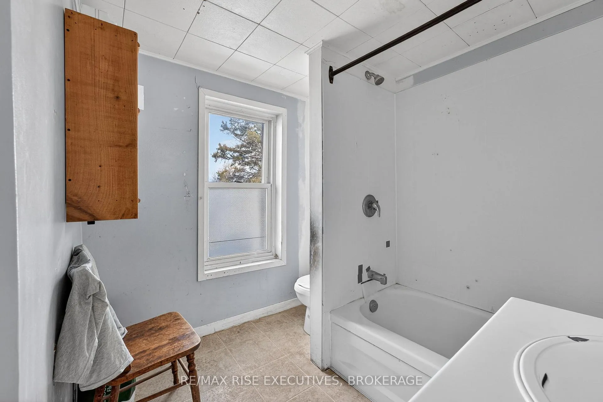 Photo 24 of 207 Concession Street, Kingston, East of Sir John A. Blvd — HOMEH