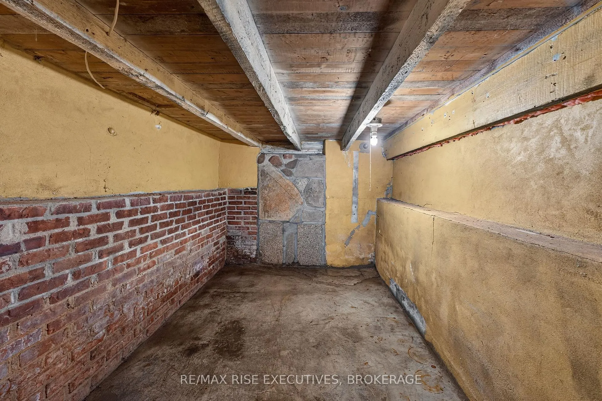 Photo 31 of 207 Concession Street, Kingston, East of Sir John A. Blvd — HOMEH