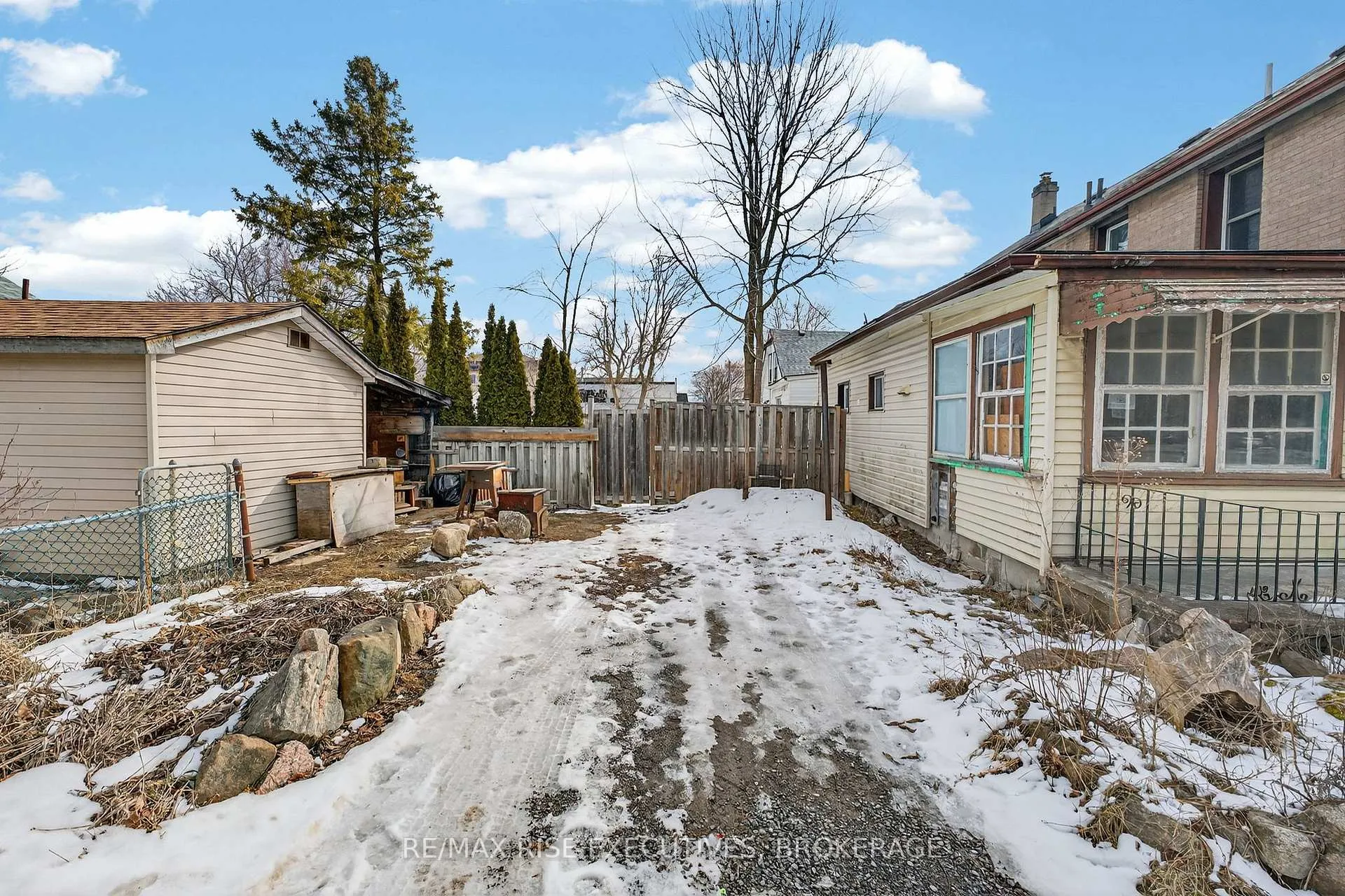 Photo 35 of 207 Concession Street, Kingston, East of Sir John A. Blvd — HOMEH
