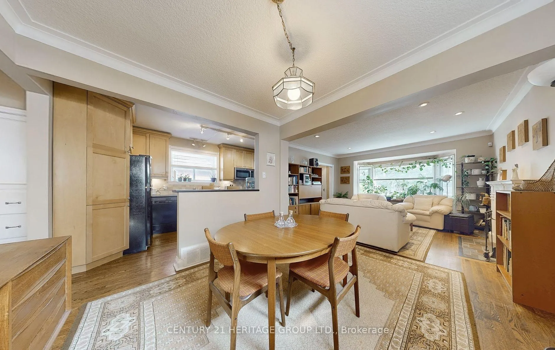 Photo 4 of 242 Joicey Boulevard, Toronto, Bedford Park-Nortown — HOMEH