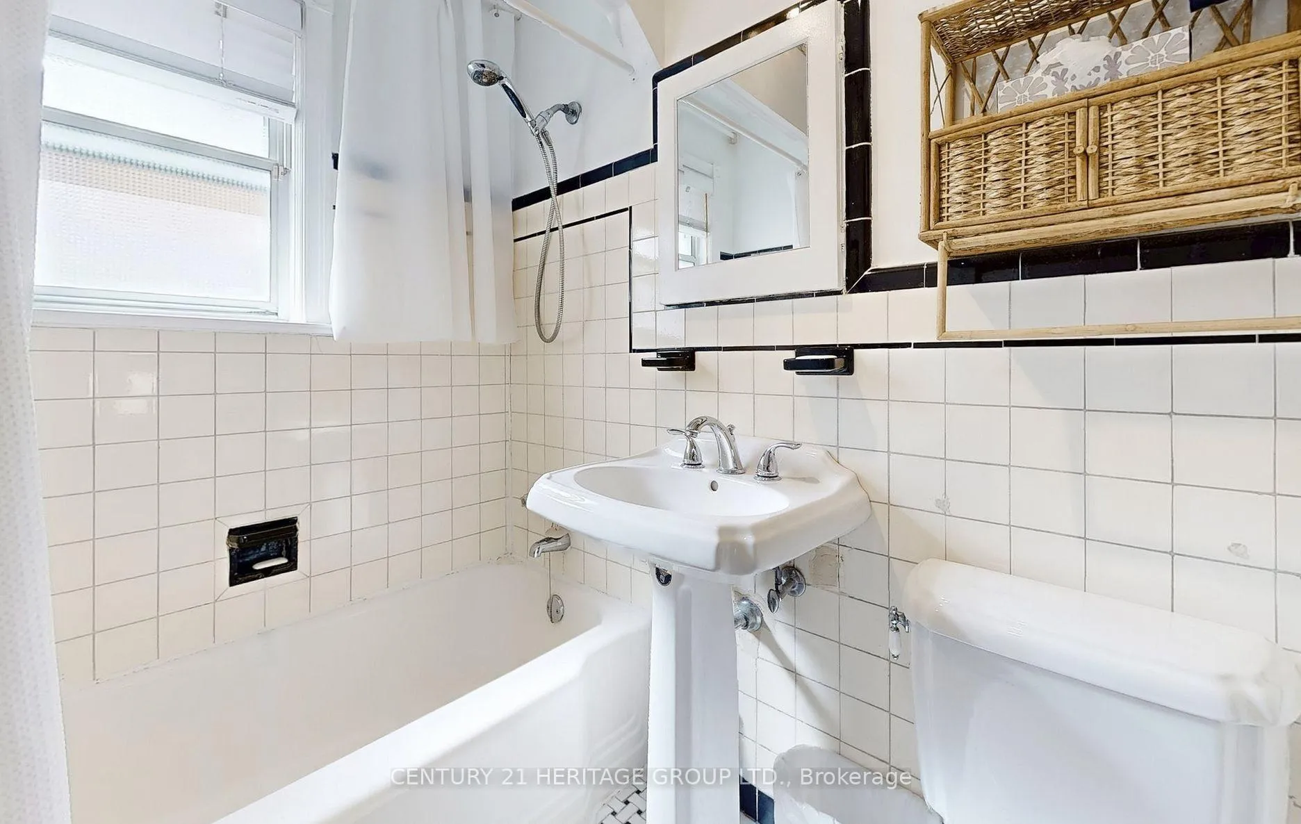 Photo 16 of 242 Joicey Boulevard, Toronto, Bedford Park-Nortown — HOMEH