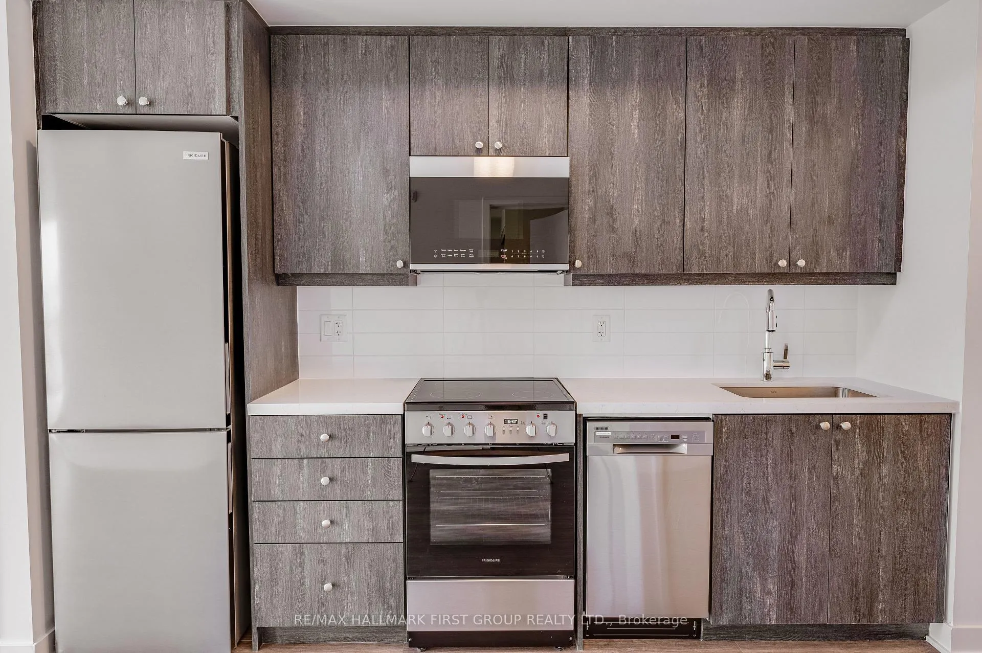 Photo 8 of Unit 517, 51 Clarington Boulevard, Clarington, Bowmanville — HOMEH
