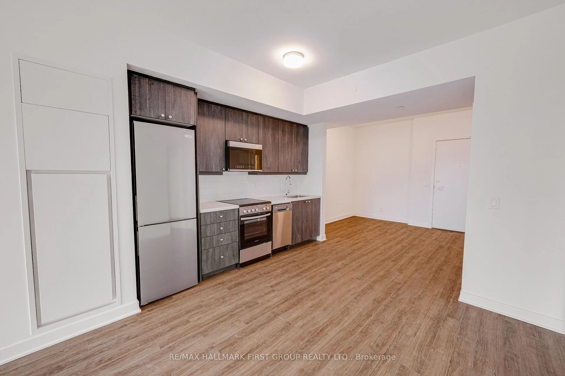 Photo 10 of Unit 517, 51 Clarington Boulevard, Clarington, Bowmanville — HOMEH