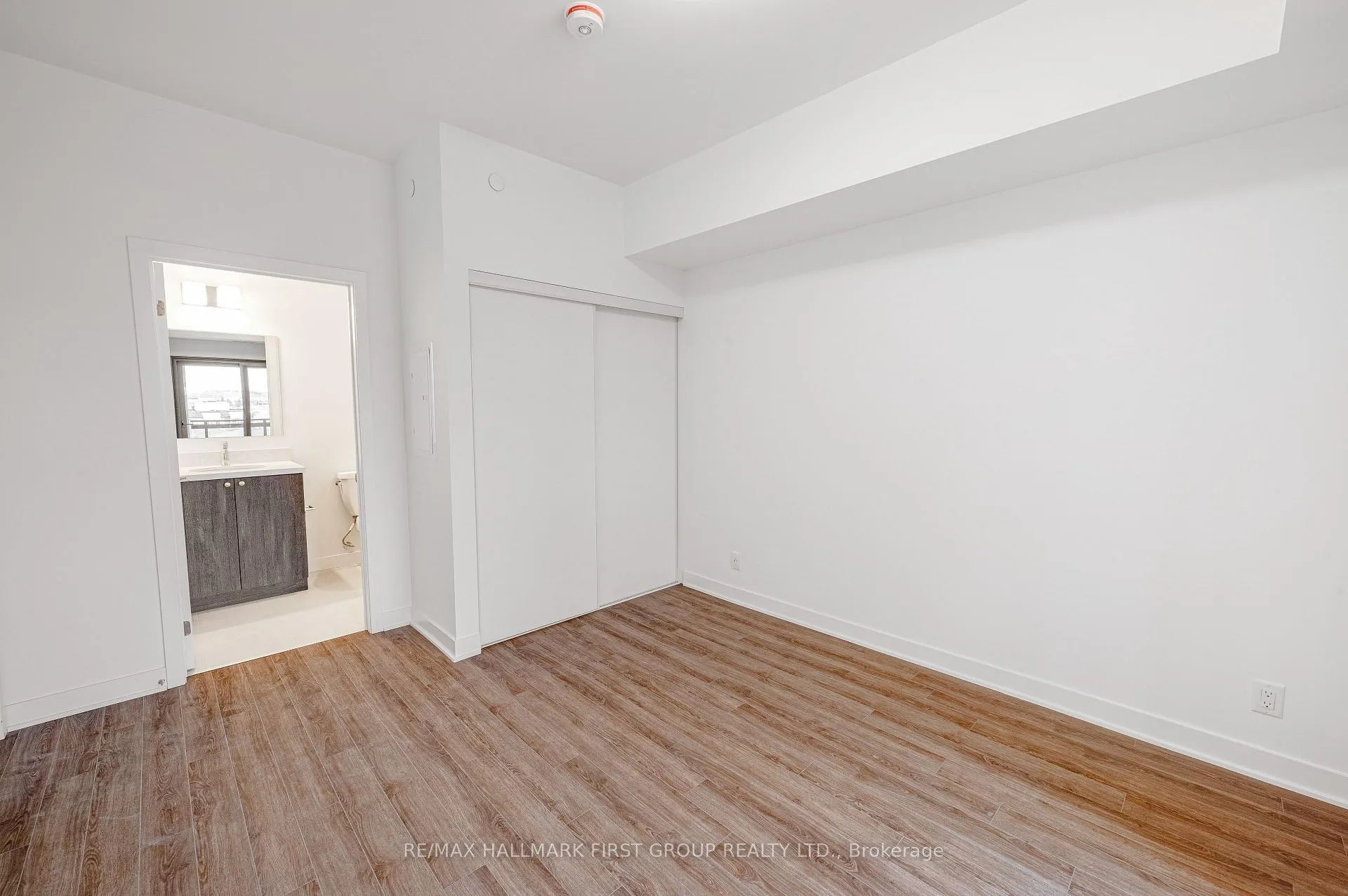 Photo 11 of Unit 517, 51 Clarington Boulevard, Clarington, Bowmanville — HOMEH
