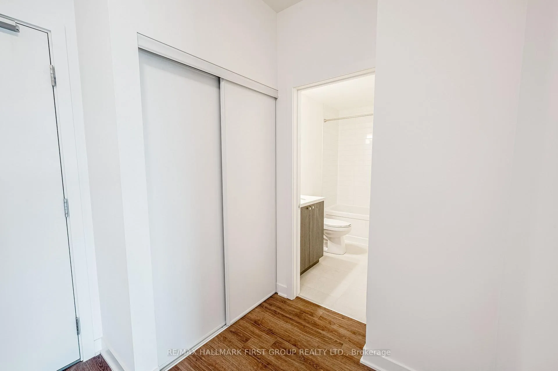 Photo 12 of Unit 517, 51 Clarington Boulevard, Clarington, Bowmanville — HOMEH