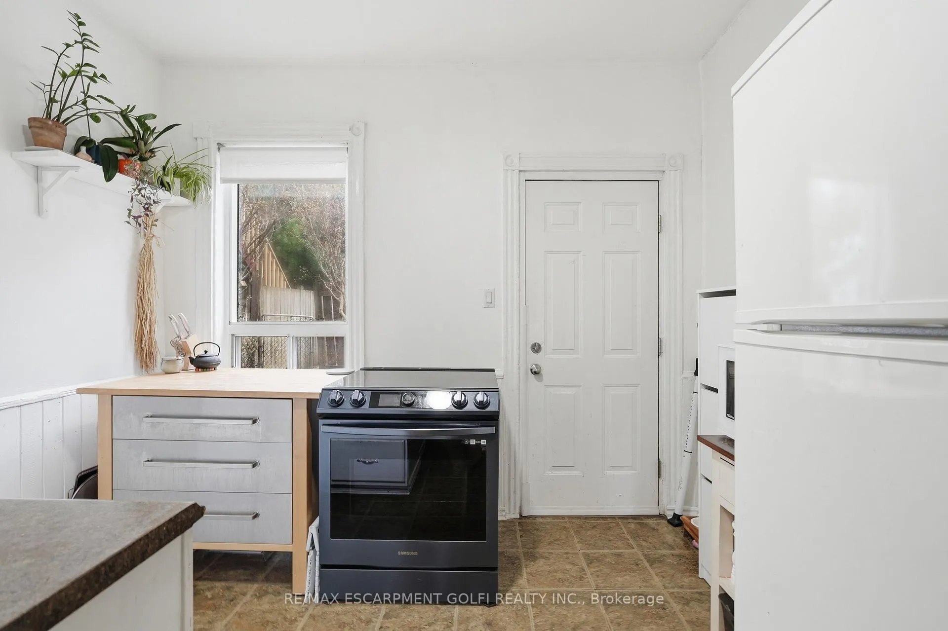Photo 10 of 309 Mary Street, Hamilton, Beasley — HOMEH