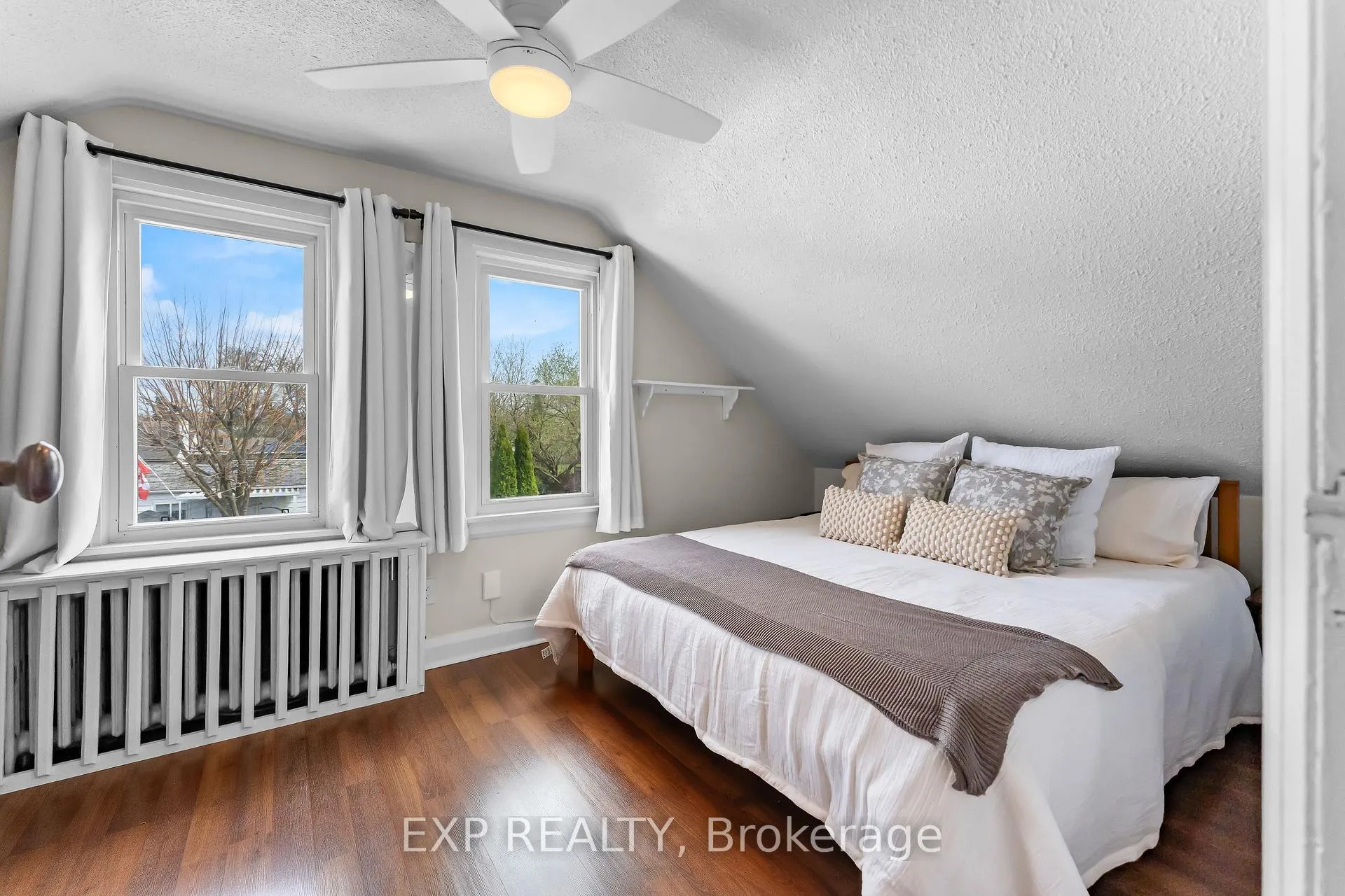 Photo 18 of 62 Rolls Avenue, St. Catharines, Fairview — HOMEH