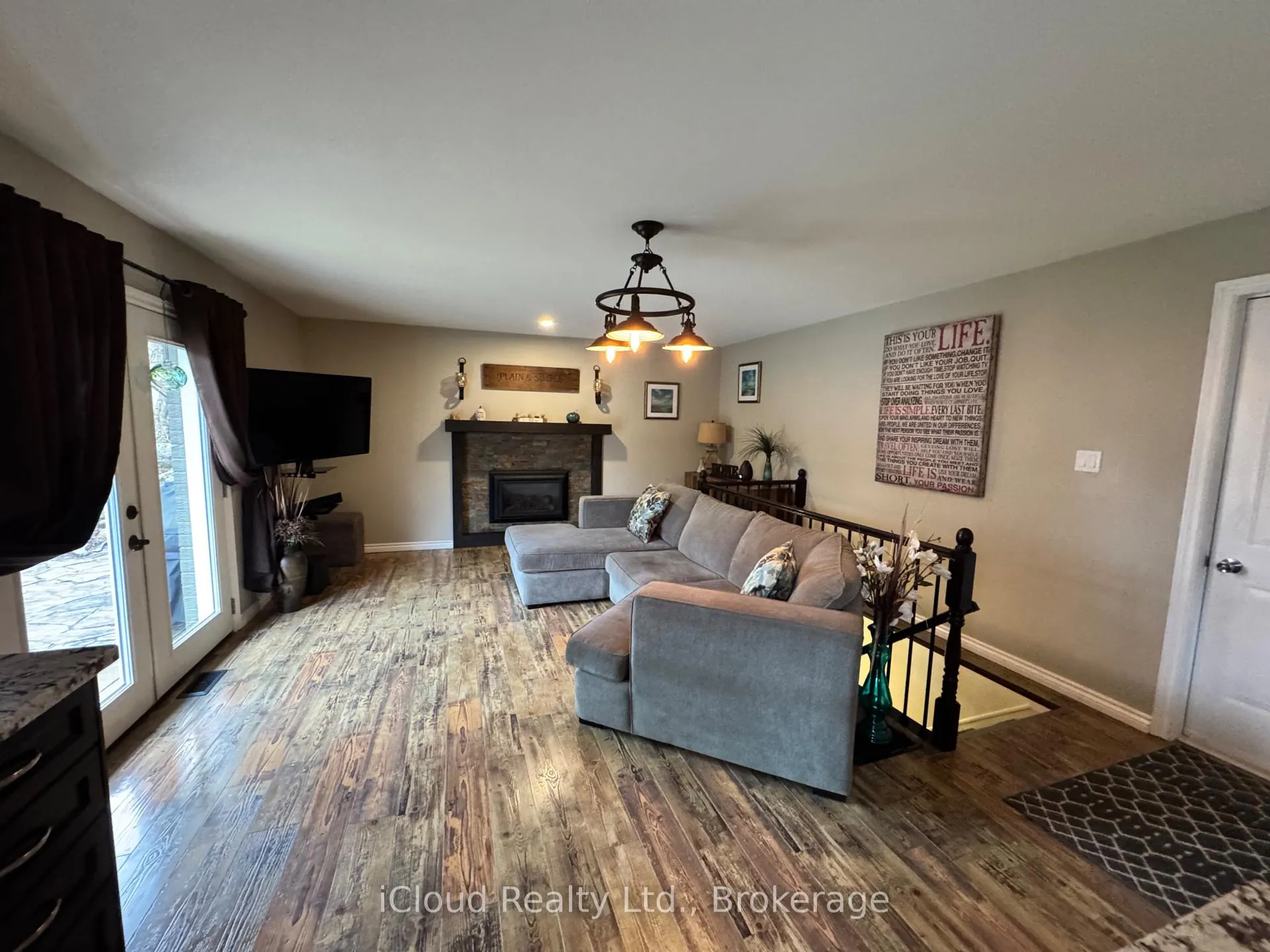 Photo 9 of 17 Agnes Street, Caledon, Alton — HOMEH