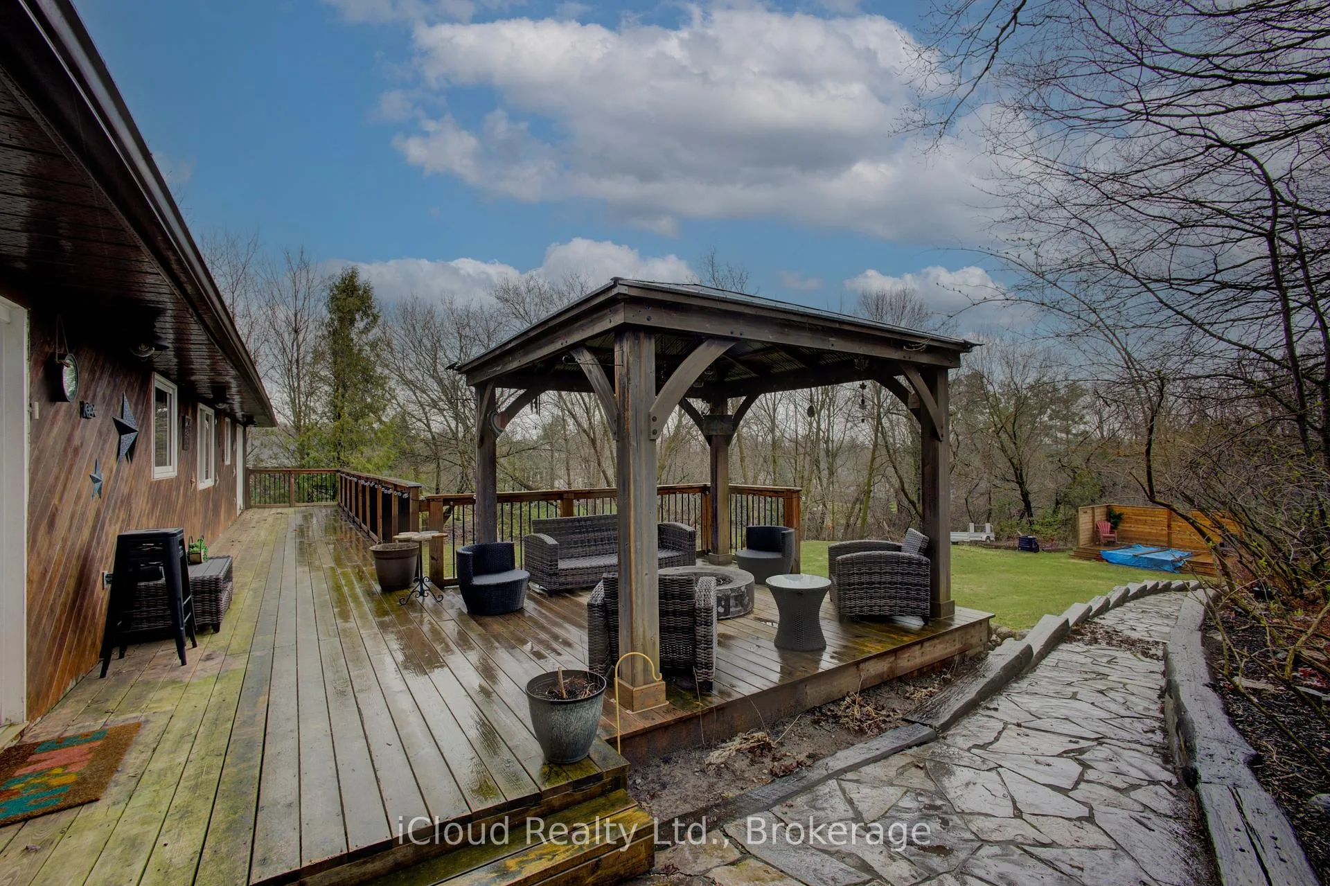 Photo 33 of 17 Agnes Street, Caledon, Alton — HOMEH