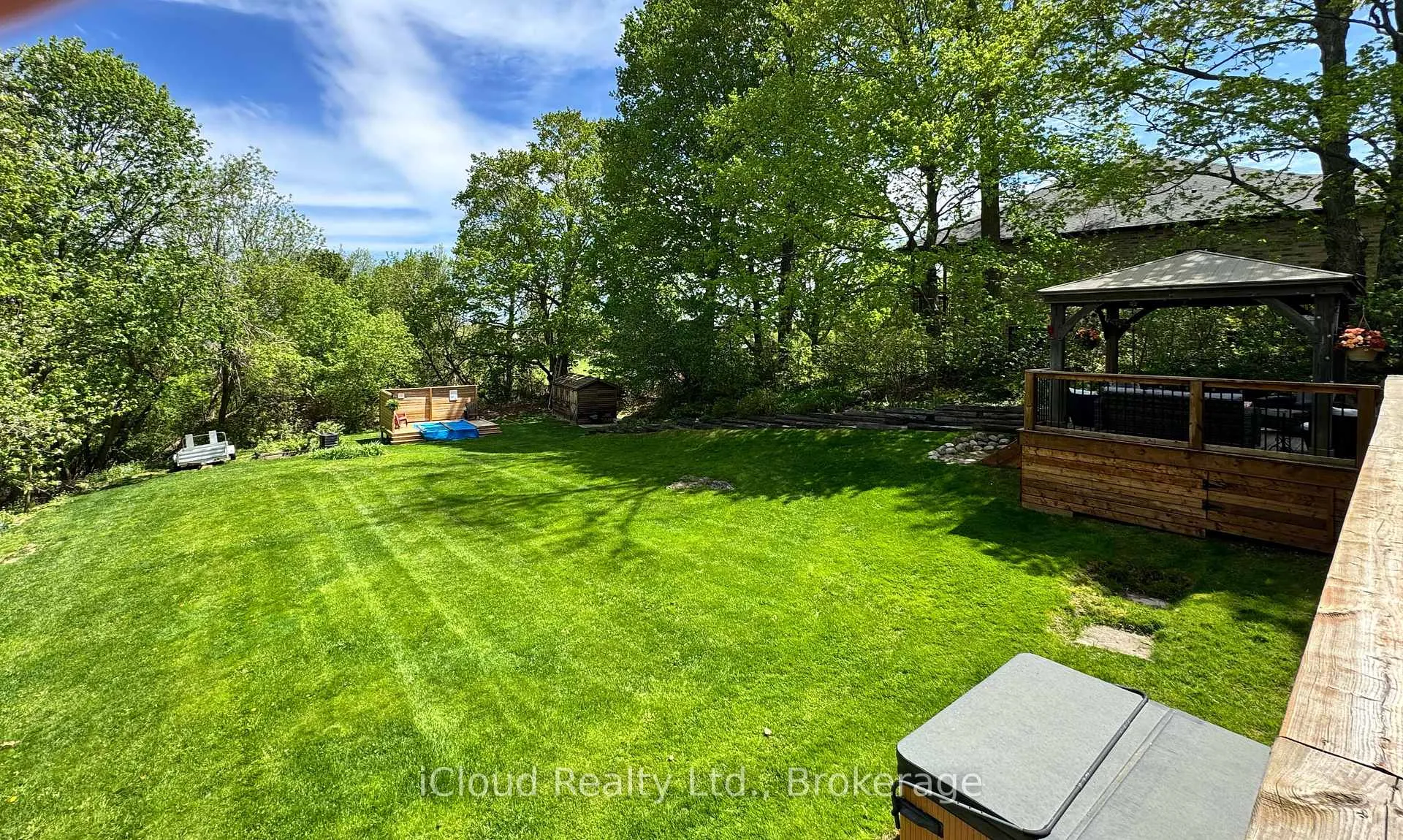 Photo 3 of 17 Agnes Street, Caledon, Alton — HOMEH