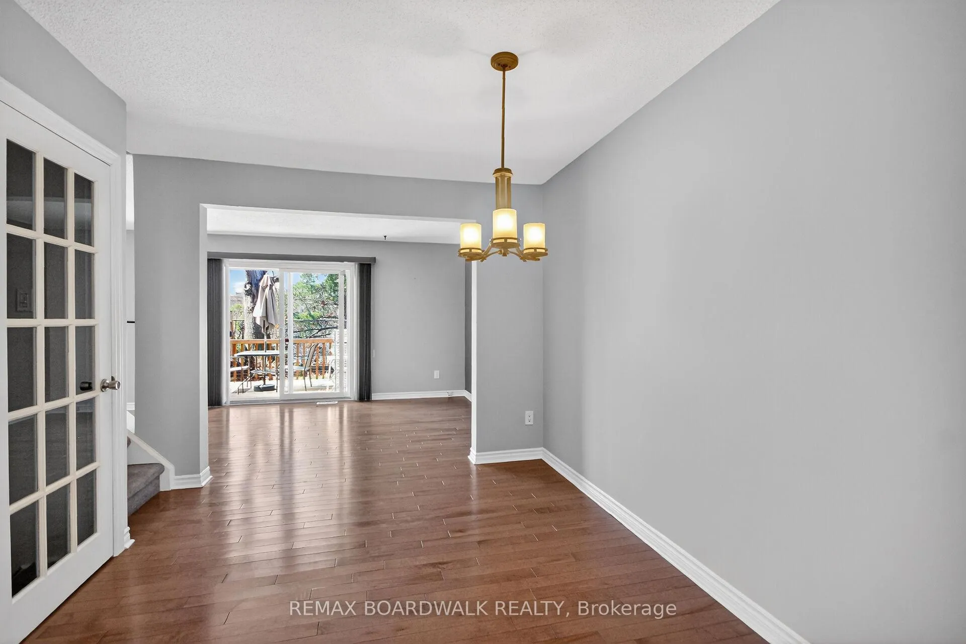Photo 4 of Unit 10, 47 Sunridge Lane, Ottawa, Barrhaven - On the Green — HOMEH