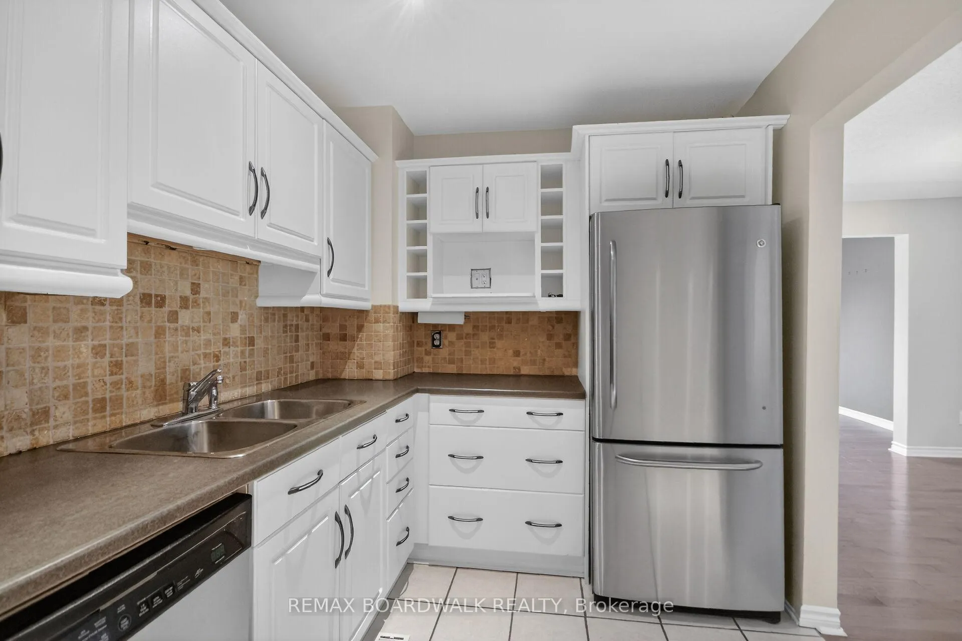 Photo 9 of Unit 10, 47 Sunridge Lane, Ottawa, Barrhaven - On the Green — HOMEH
