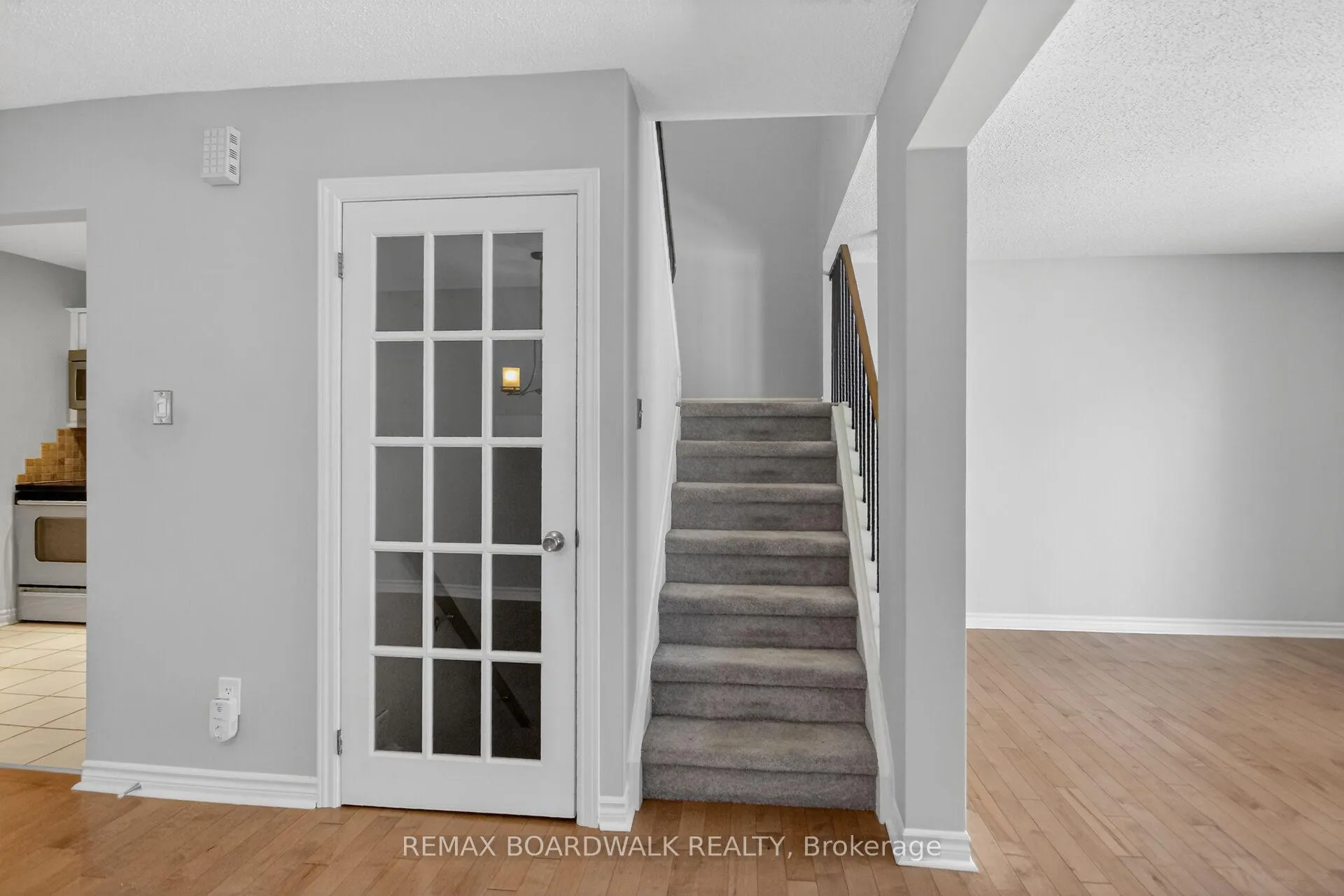 Photo 11 of Unit 10, 47 Sunridge Lane, Ottawa, Barrhaven - On the Green — HOMEH