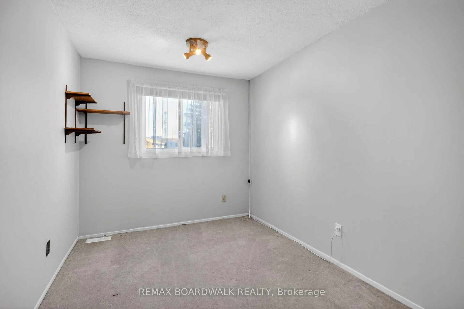 Photo 13 of Unit 10, 47 Sunridge Lane, Ottawa, Barrhaven - On the Green — HOMEH
