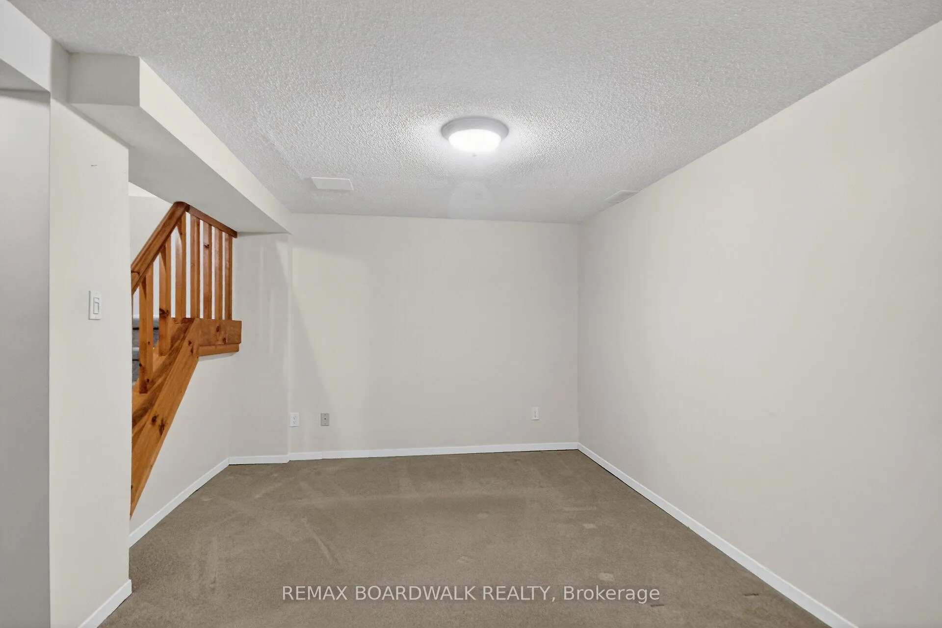 Photo 15 of Unit 10, 47 Sunridge Lane, Ottawa, Barrhaven - On the Green — HOMEH