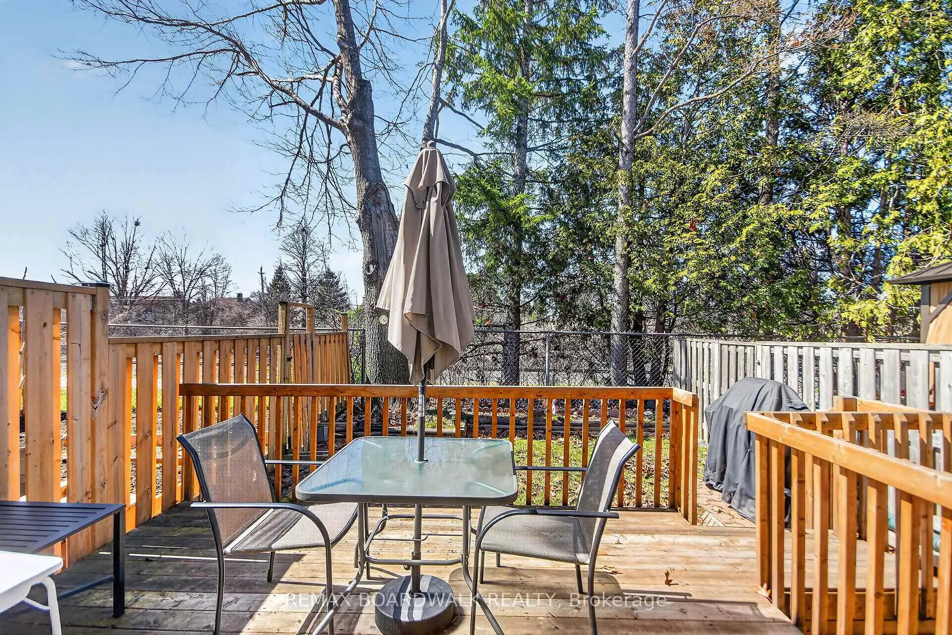 Photo 17 of Unit 10, 47 Sunridge Lane, Ottawa, Barrhaven - On the Green — HOMEH