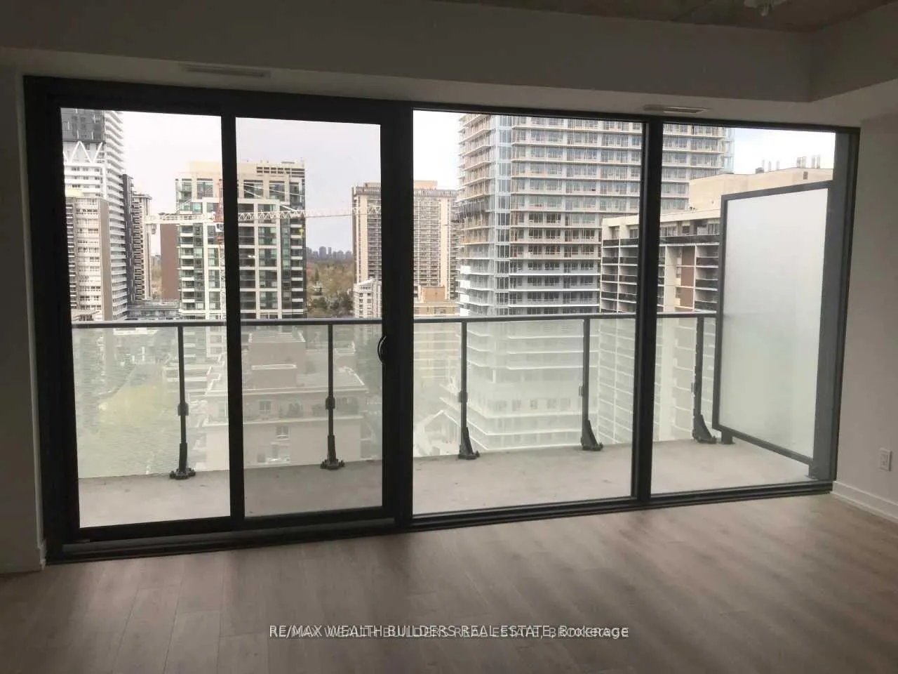 Photo 4 of Unit 1204, 161 Roehampton Avenue, Toronto, Mount Pleasant West — HOMEH