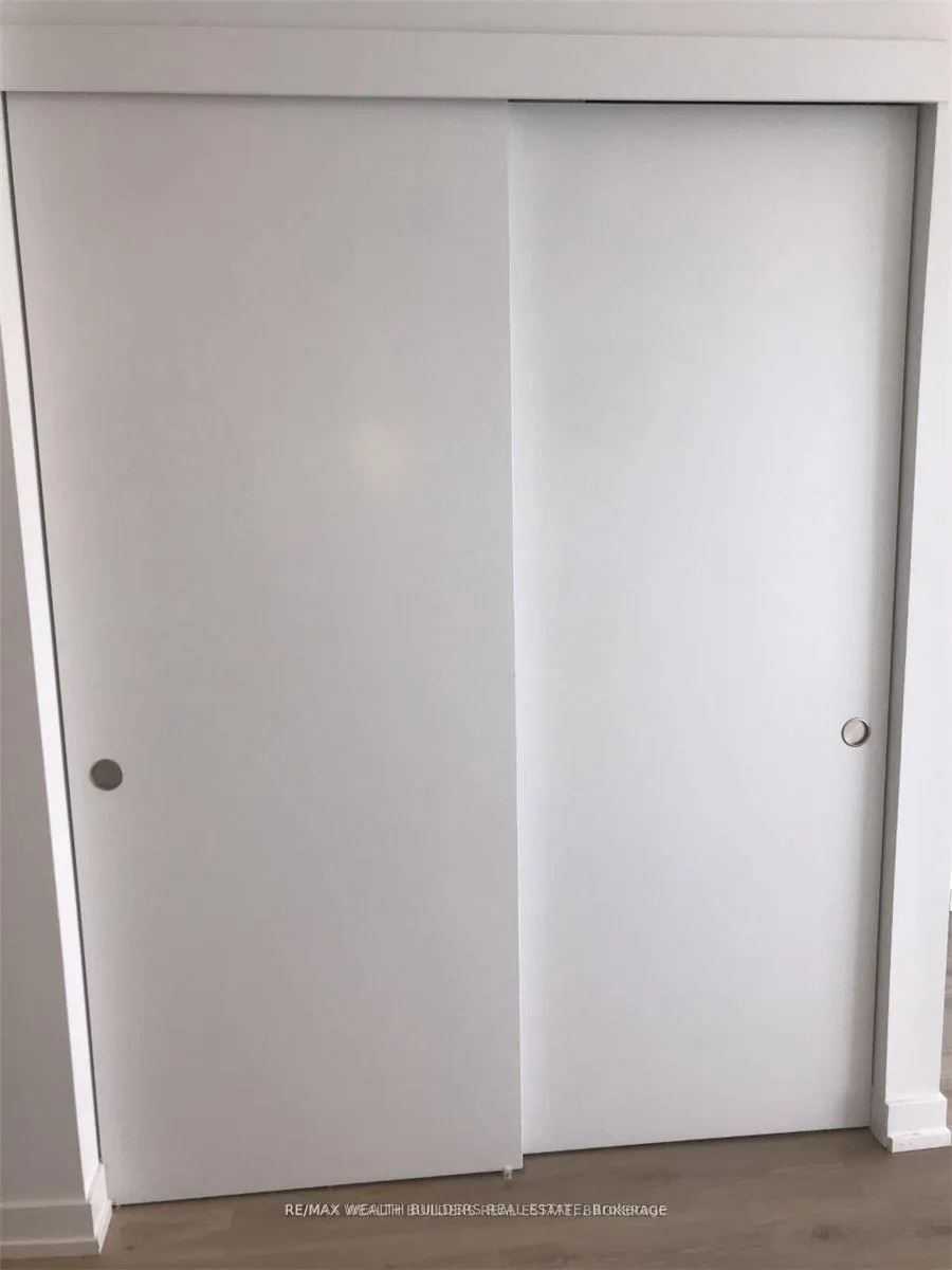 Photo 5 of Unit 1204, 161 Roehampton Avenue, Toronto, Mount Pleasant West — HOMEH