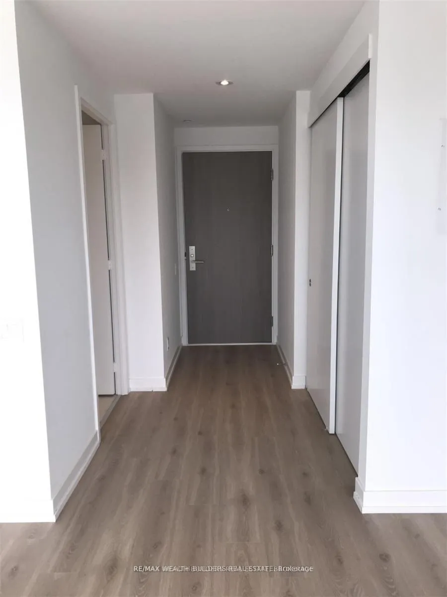 Photo 6 of Unit 1204, 161 Roehampton Avenue, Toronto, Mount Pleasant West — HOMEH