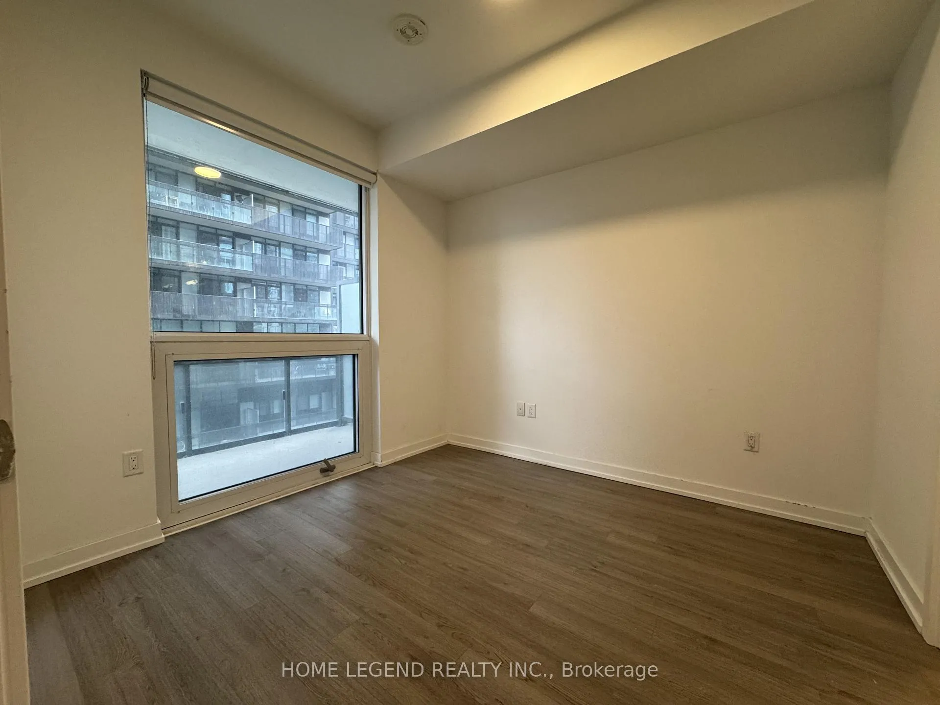 Photo 3 of Unit 706, 39 Roehampton Avenue, Toronto, Mount Pleasant West — HOMEH
