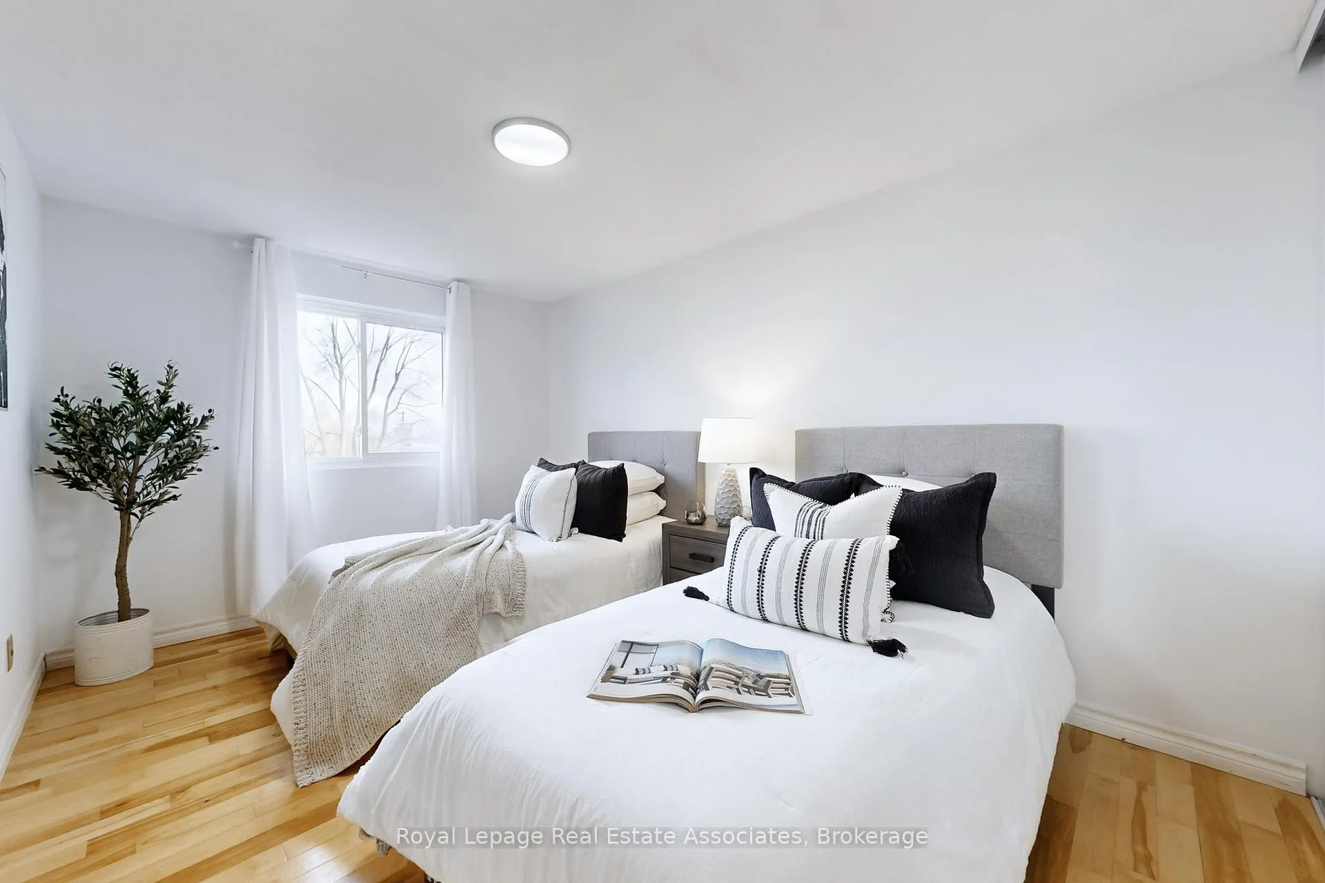Photo 29 of 351 Ormond Drive, Oshawa, Samac — HOMEH