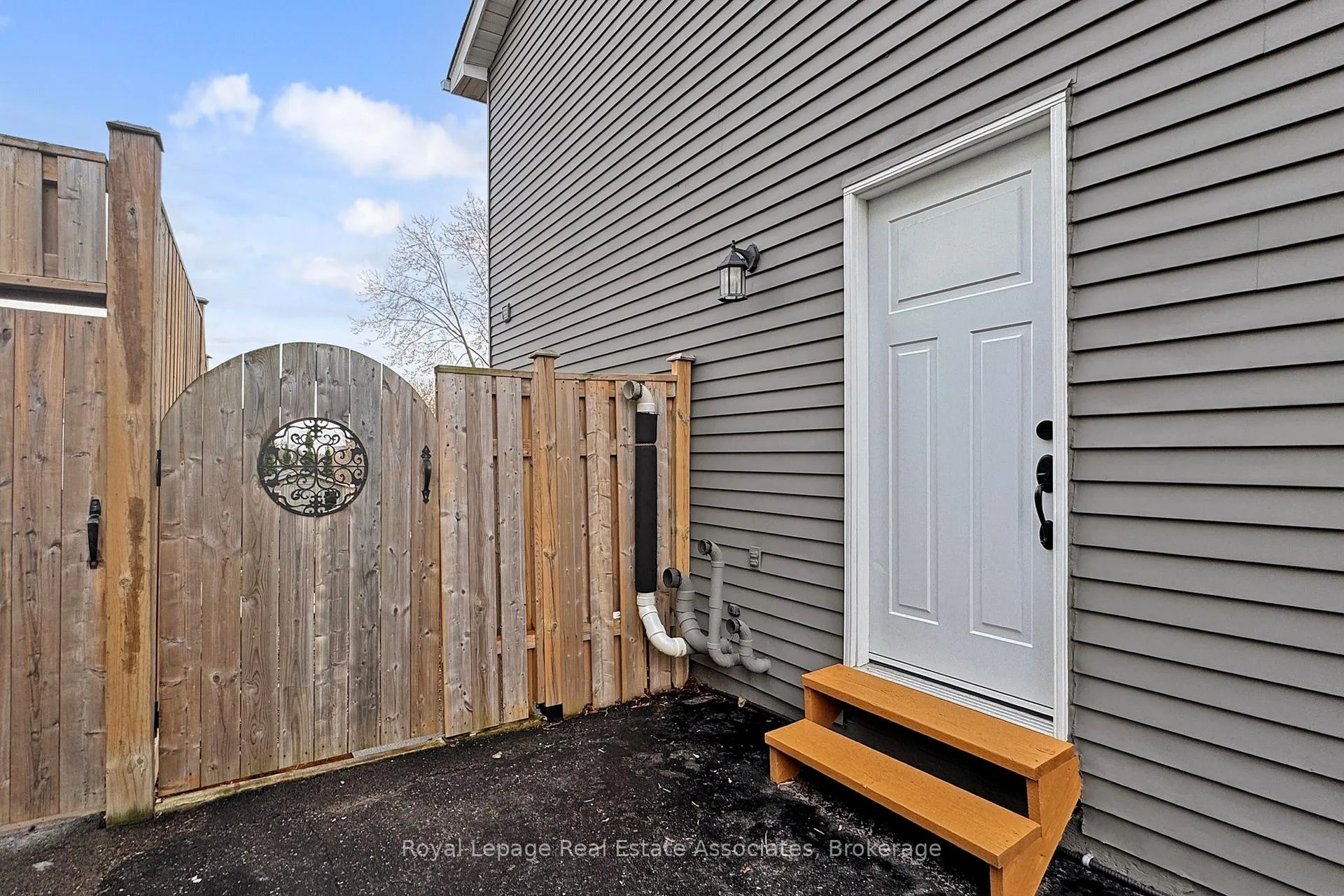 Photo 32 of 351 Ormond Drive, Oshawa, Samac — HOMEH