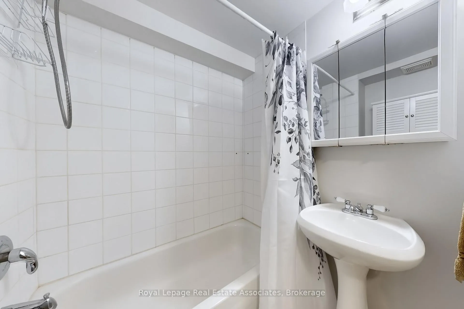 Photo 39 of 351 Ormond Drive, Oshawa, Samac — HOMEH
