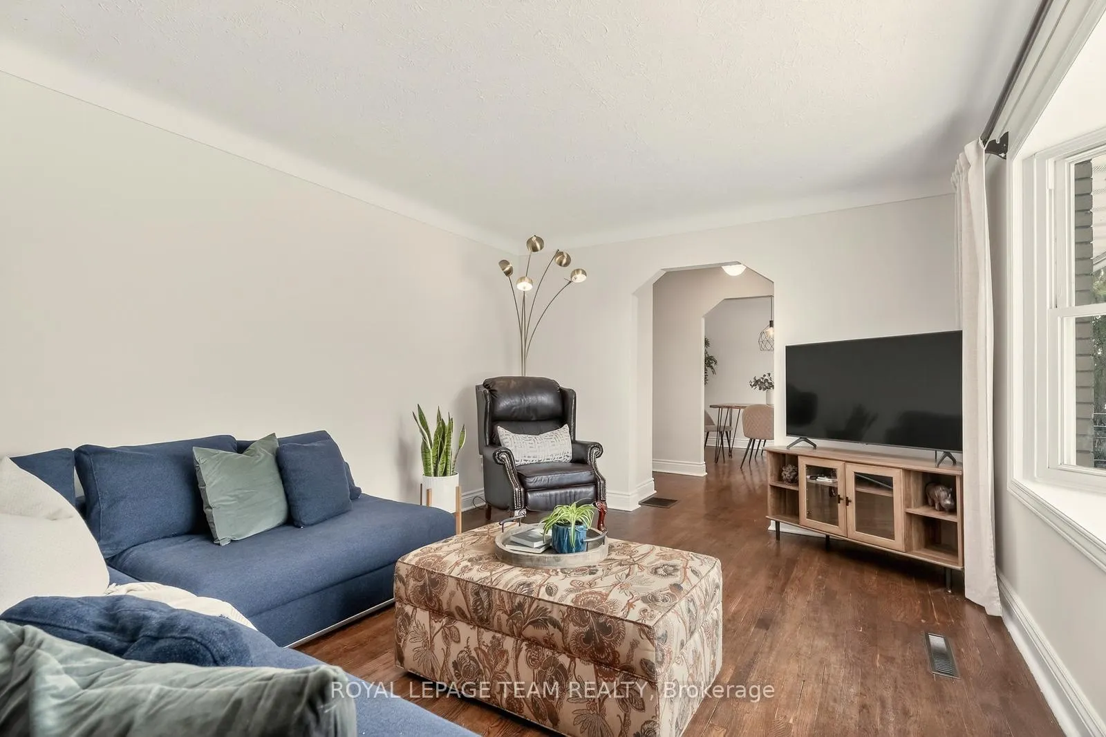 Photo 3 of 1314 Randall Avenue, Ottawa, Alta Vista — HOMEH