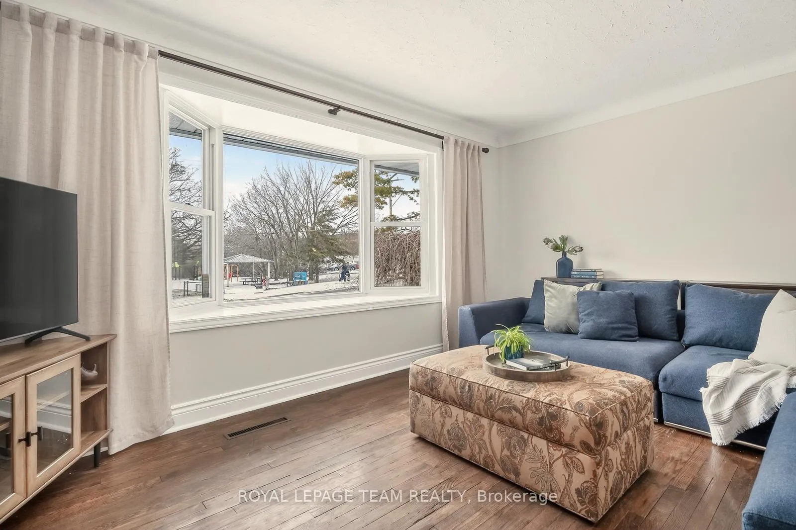 Photo 4 of 1314 Randall Avenue, Ottawa, Alta Vista — HOMEH