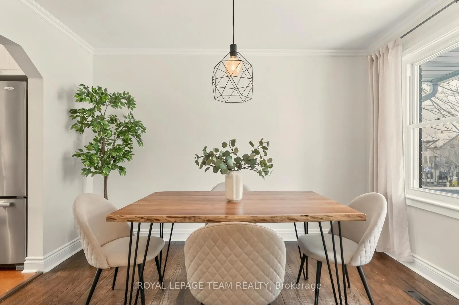 Photo 5 of 1314 Randall Avenue, Ottawa, Alta Vista — HOMEH